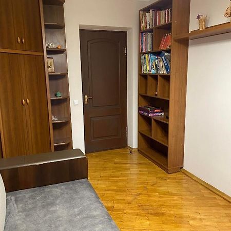 Apartment Next To Metro Station Pechersk Kijev Kültér fotó